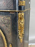 Meuble à hauteur d'appui en marqueterie dite "Boulle" ouvran… (photo 6)