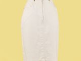 une robe blanche sur un mannequin mannequin mannequin mannequin mannequin mannequin mannequin mannequin mannequin mannequin