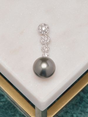 Pendentif goutte en or blanc 18k 750 millièmes agrémenté de …