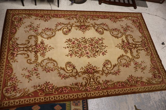 Sallandrouze : tapis d’Aubusson.  303 x 196 quelques taches