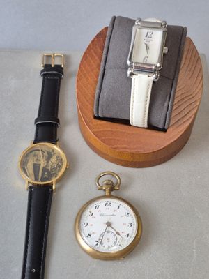 Lot comprenant trois montres : - BALMAIN, montre de dame