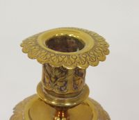 PAIRE DE BOUGEOIRS en bronze à décor floral et de coquilles … (photo 4)