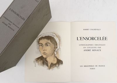 un livre ouvert sur lequel figure l'image d'une femme portant un bonnet