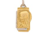 une image représentant un pendentif en or orné du portrait d'une femme de profil