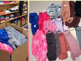 un collage de photos de vêtements et de vêtements dans une boîte