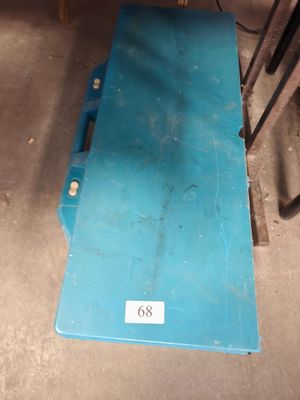 Table plastique en mallette