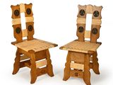 paire de chaises en bois avec assise et dossier en bois
