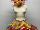 jupe tutu multicolore sur un mannequin, un mannequin, un mannequin, un mannequin, un mannequin, un mannequin, un mannequin, un mannequin