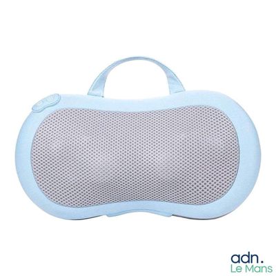 le dos d'un sac bleu et blanc muni d'une anse