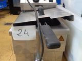 l'image d'une machine posée sur le sol