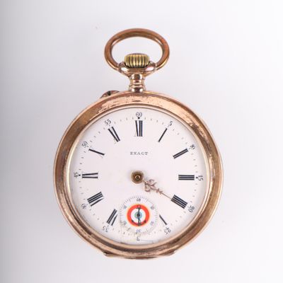 une montre de poche en or avec des chiffres romains