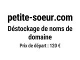 une photo en noir et blanc d'une enseigne sur laquelle on peut lire « petite - sœur com »