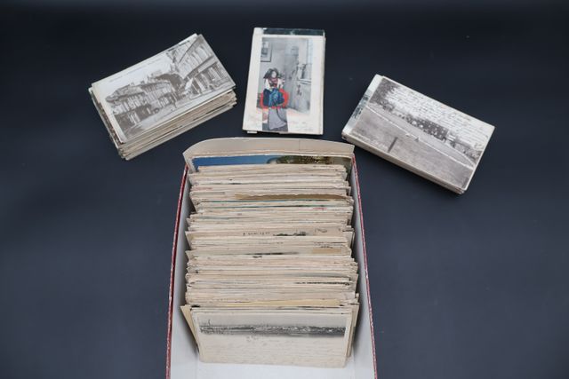 Lot de cartes postales régions France, suisse. Fantaisies, Limoge...