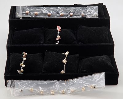 PERLES. Réunion de cinq bracelets perles de culture et perle…