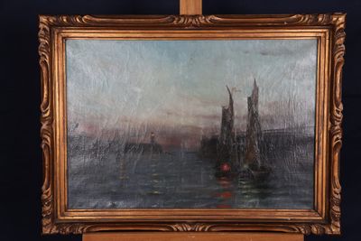 une peinture à l'huile représentant un bateau sur un plan d'eau, avec une ville en arrière-plan