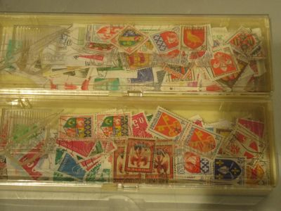 465.57 - Deux Boites DE Timbres Poste France .