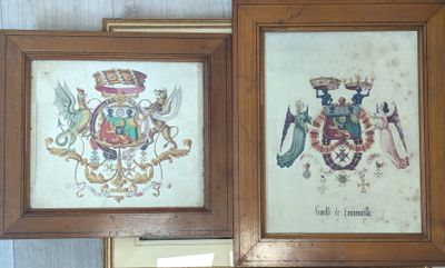 deux tableaux encadrés représentant un blason et une couronne