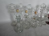 Ensemble de 14 lampes à huile en verre, certaines soufflées. (photo 3)