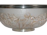 bol en verre argenté et blanc orné d'un motif floral