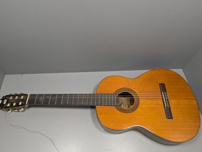 Guitare classique YAMAHA modèle G100, made in Taiwan. Traces… - Photo 1