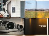 un livre ouvert sur lequel figure l'image d'un réacteur d'avion