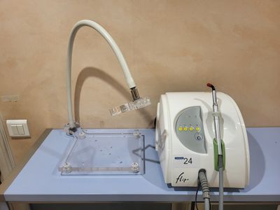 LOKKI lampe polimérisateur modèle FLIPO avec accessoire en p…