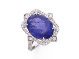 une bague ovale sertie d'une tanzanite et de diamants