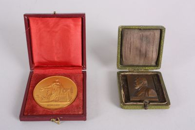 2 médailles en écrins à la forme : Sté D'Encouragement pour …