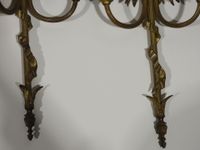 Paire d'appliques en bronze doré et ciselé, le fût à décor d… (photo 2)