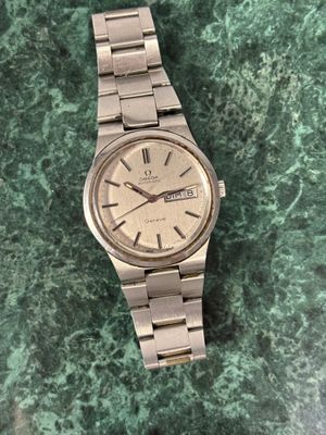 OMEGA Genève Montre de sport en acier à mouvement automatiqu…