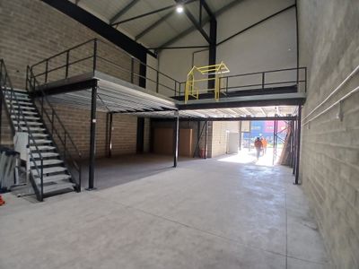Mezzanine industrielle Dipex – 84,5 m²