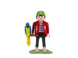 une figurine représentant un homme avec un perroquet sur l'épaule