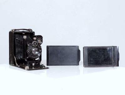 ICA, Dresden. Appareil photo folding modèle "Niklas 109", le…