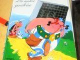un livre posé sur une table, avec l'image d'un personnage de dessin animé