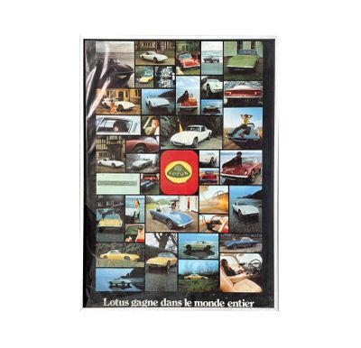 une photo d'un livre sur lequel figurent des images de voitures