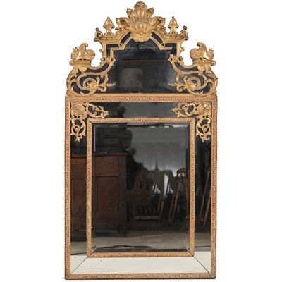 a mirror that is sitting on a table