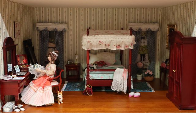 Diorama. Composition miniature, dans une vitrine en bois, vitre e...