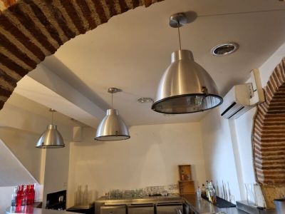 an image of a kitchen with a lot of lights