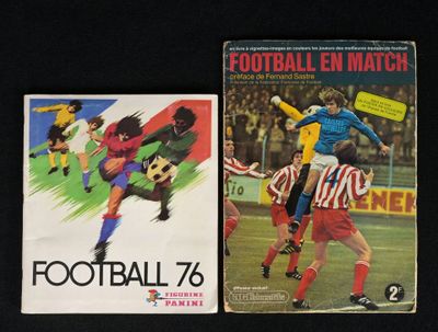 deux livres posés sur une table