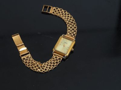 YEMA Montre de dame plaquée or. Boitier rectangulaire. Fond … - Photo 1