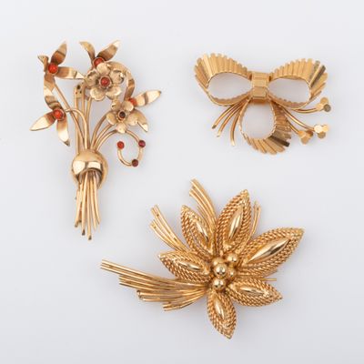 Ensemble de trois broches or 18K et pierres rouges pour l'un… - Photo 1