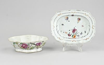 pair of porcelain dishes and a bowl on stand