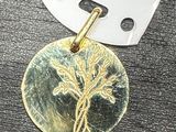 une étiquette sur laquelle figure l'image d'une plante