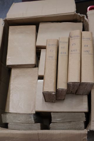 VOLTAIRE : Œuvres complètes avec des remarques et des notes histo...