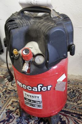 1 compresseur portable MECAFER TWENTY