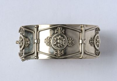 Bracelet Jonc plat rigide ouvrant à charnière en argent (800…