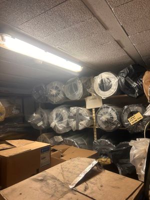 Contenu de la réserve filtres à air comprenant : - 1 lot de …