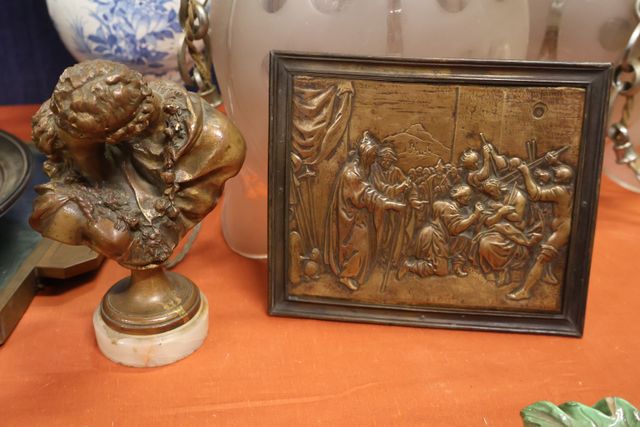 Plaque en bronze « scène religieuse ». Groupe d’après Houdon « le...
