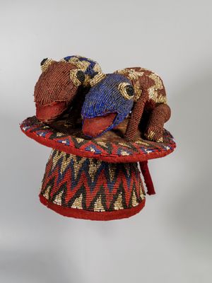 COIFFE DE REINE MERE Bamoun, Cameroun