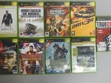 beaucoup de jeux vidéo sur la table ensemble